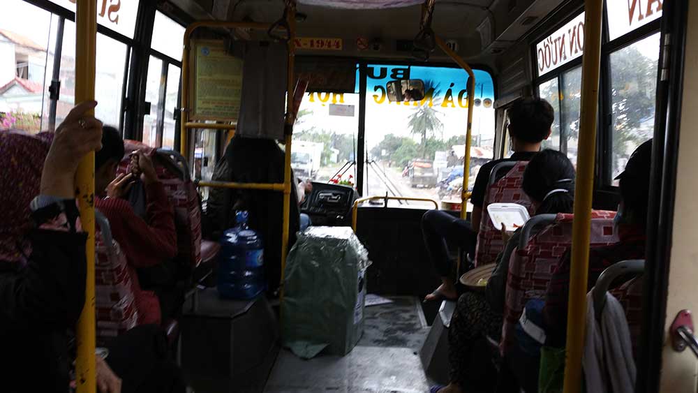 autobus bus hoi an da nang vietnam transporte viajar solo