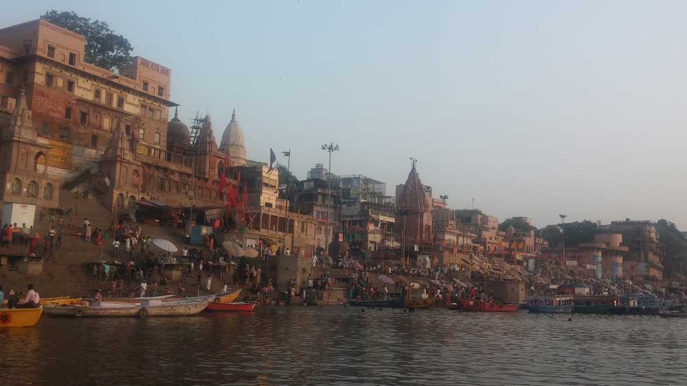 ritual hindi rio ganges varanasi benares uttar pradesh india viajar solo
