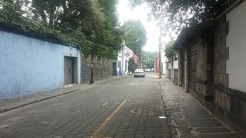 calle coyoacan barrio ciudad de mexico viajar solo mexico