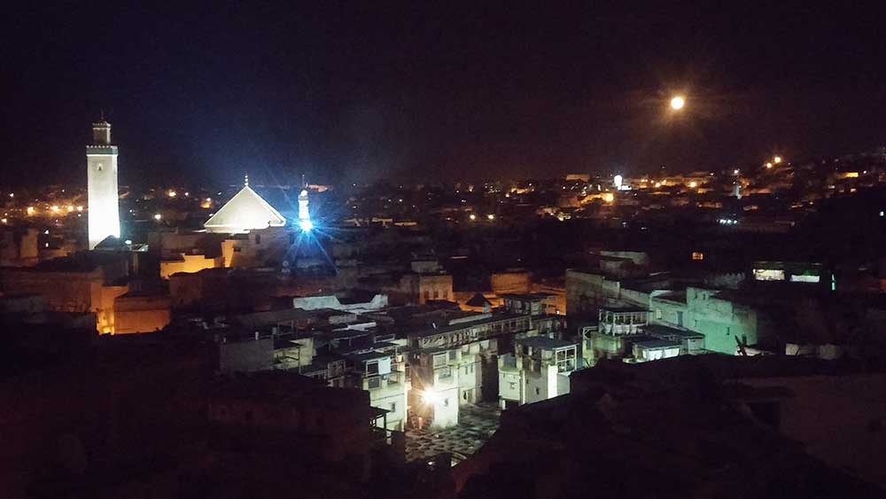 fez el bali noche medina kasbah marruecos viajar solo