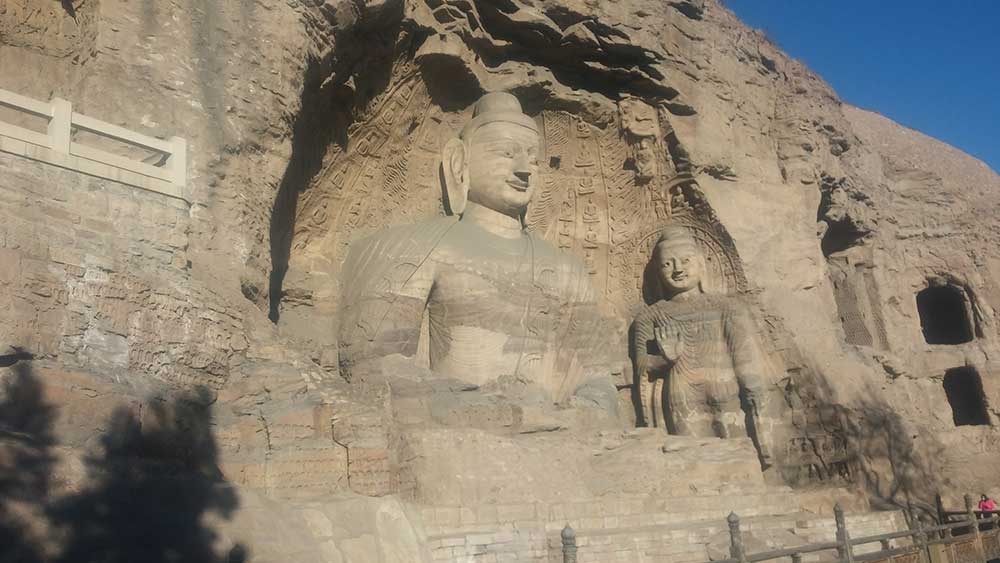 estatuas budistas piedra grutas de yungang datong viajar solo china asia